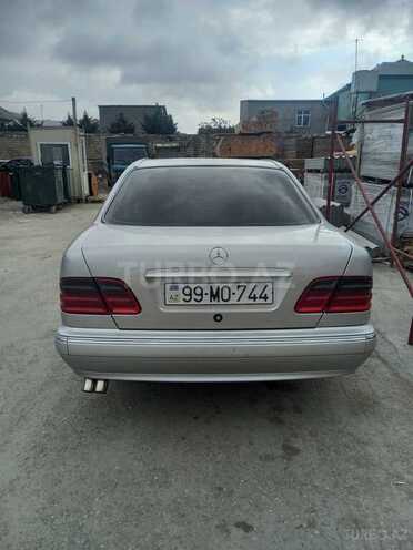 Mercedes E 240 2000, 482,286 km - 2.4 l - Bakı