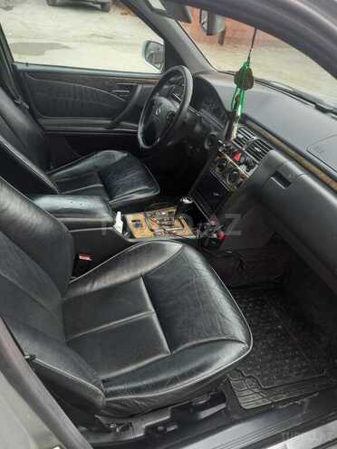 Mercedes E 240 2000, 482,286 km - 2.4 l - Bakı
