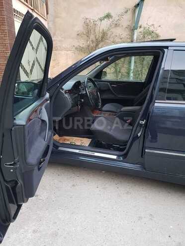 Mercedes E 240 2000, 28,000 km - 2.4 л - Bakı