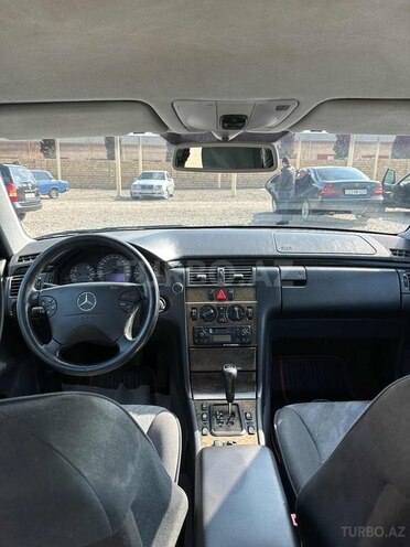 Mercedes E 200 1999, 218,000 km - 2.0 l - Gəncə