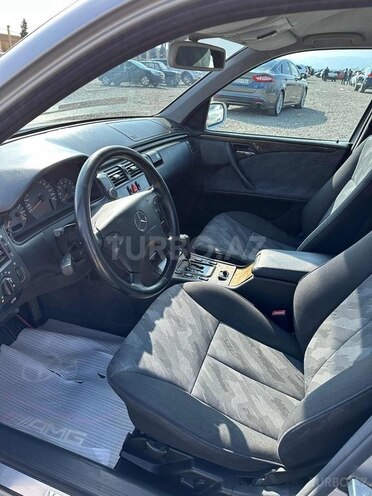 Mercedes E 200 1999, 218,000 km - 2.0 l - Gəncə
