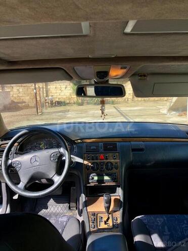 Mercedes E 240 1999, 395,000 km - 2.6 л - Şirvan