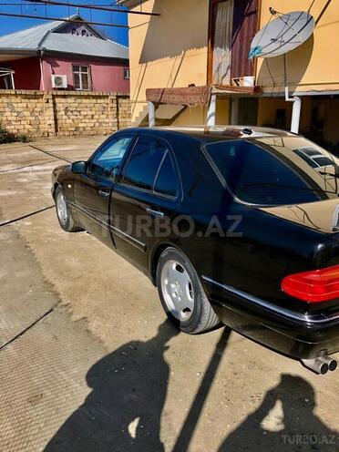Mercedes E 240 1999, 395,000 km - 2.6 л - Şirvan