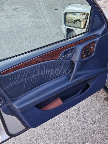 Mercedes E 280 1998, 325,000 km - 2.8 l - Bakı