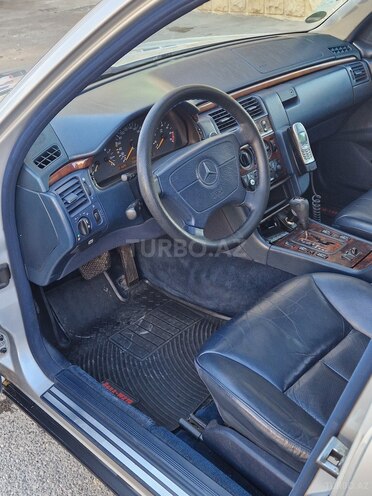 Mercedes E 280 1998, 325,000 km - 2.8 l - Bakı