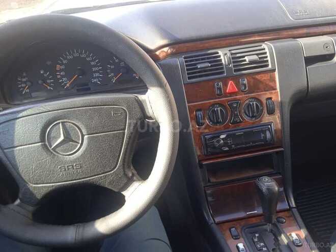 Mercedes E 230 1997, 441,000 km - 2.3 l - Bakı