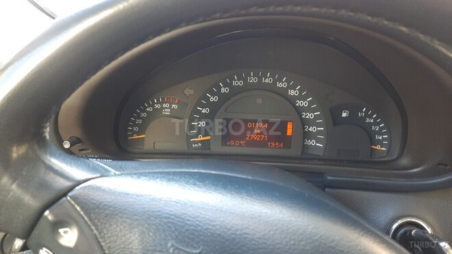 Mercedes C 200 2000, 282,515 km - 2.0 l - Bakı