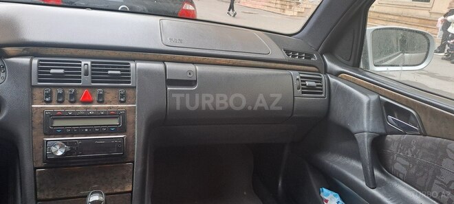 Mercedes E 230 1997, 430,000 km - 2.3 l - Bakı