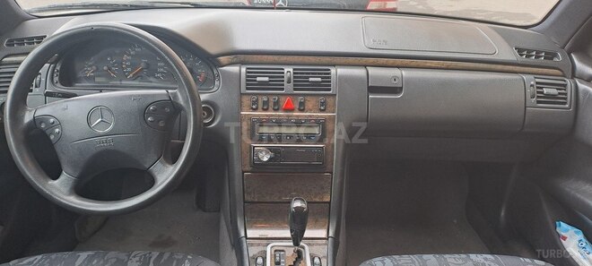 Mercedes E 230 1997, 430,000 km - 2.3 l - Bakı