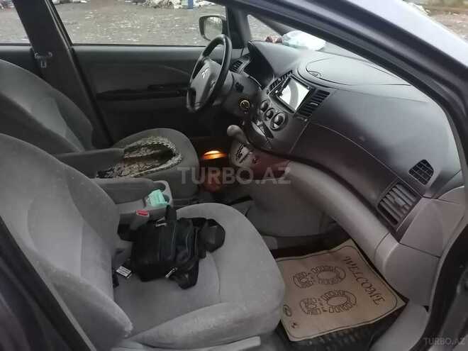 Mitsubishi Grandis 2003, 198,000 km - 2.4 l - Bakı