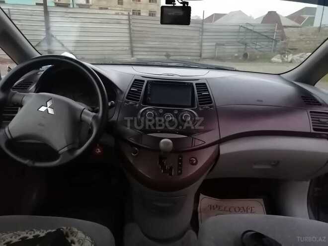 Mitsubishi Grandis 2003, 198,000 km - 2.4 l - Bakı