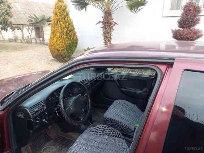 Opel Vectra 1992, 360,000 km - 2.0 l - Zaqatala