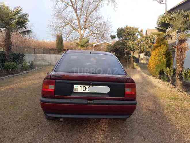 Opel Vectra 1992, 360,000 km - 2.0 l - Zaqatala