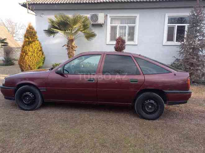 Opel Vectra 1992, 360,000 km - 2.0 l - Zaqatala