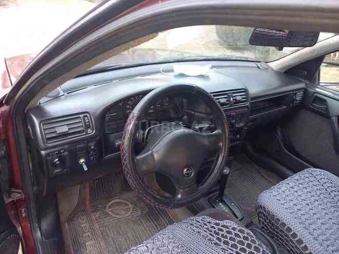 Opel Vectra 1992, 360,000 km - 2.0 l - Zaqatala