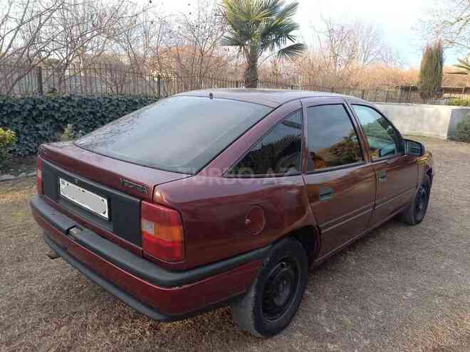 Opel Vectra 1992, 360,000 km - 2.0 l - Zaqatala