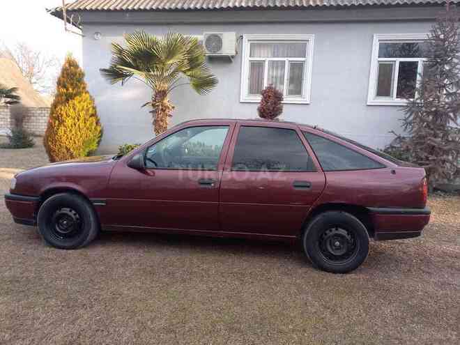 Opel Vectra 1992, 360,000 km - 2.0 l - Zaqatala