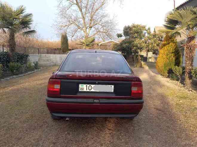 Opel Vectra 1992, 360,000 km - 2.0 l - Zaqatala
