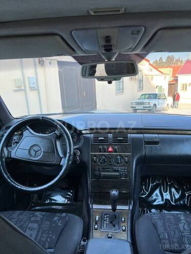 Mercedes E 230 1997, 380,000 km - 2.3 l - Bakı