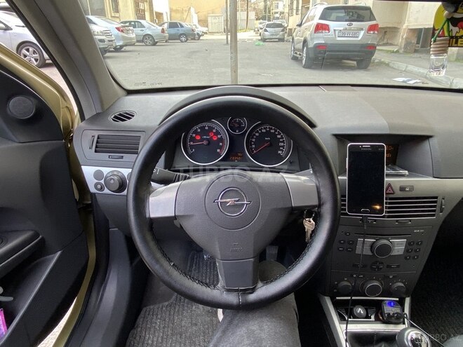 Opel Astra 2004, 235,000 km - 1.4 л - Bakı