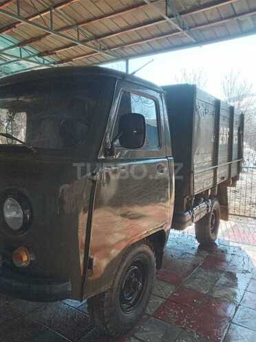 UAZ 3303 1995, 120,000 km - 2.4 l - Yardımlı
