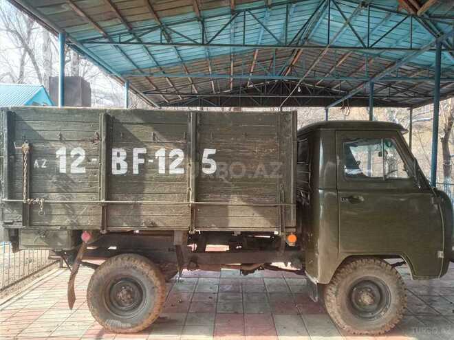 UAZ 3303 1995, 120,000 km - 2.4 l - Yardımlı