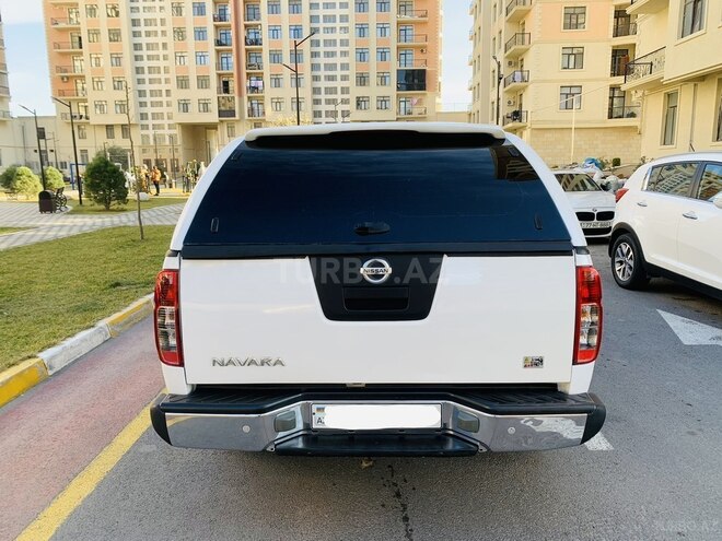 Nissan Navara 2013, 163,000 km - 2.5 l - Bakı