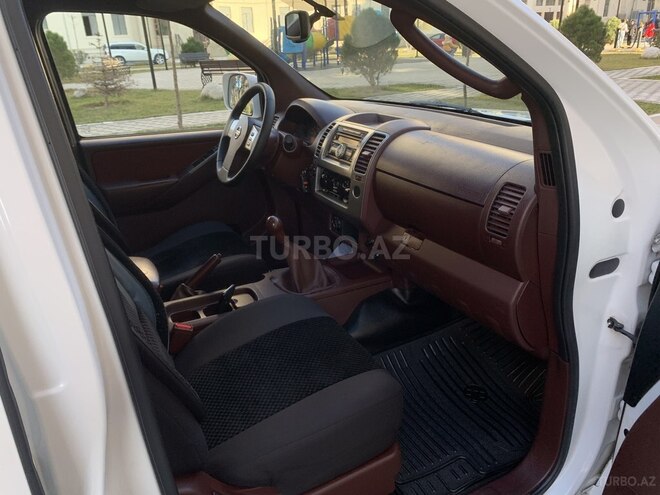 Nissan Navara 2013, 163,000 km - 2.5 l - Bakı