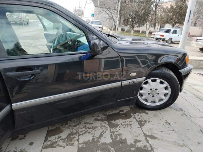 Mercedes C 180 1998, 669,659 km - 1.8 l - Quba