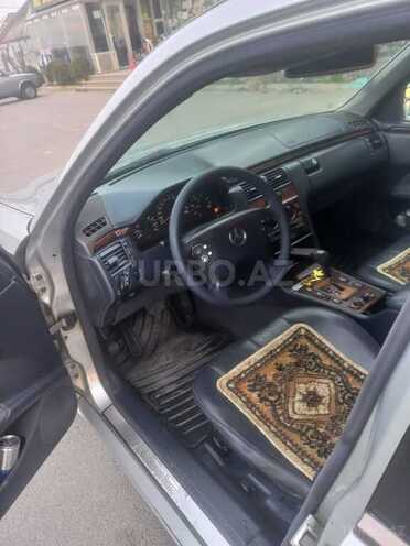 Mercedes E 220 2000, 596,000 km - 2.2 l - Bakı