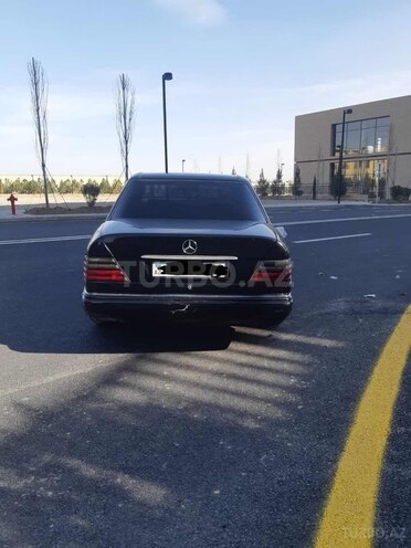 Mercedes E 280 1993, 270,000 km - 2.8 l - Bakı