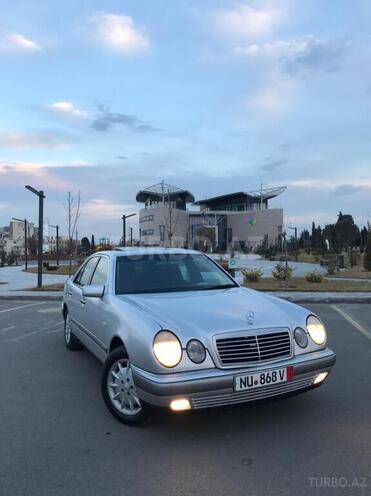 Mercedes E 220 1998, 299,000 km - 2.2 l - Gəncə