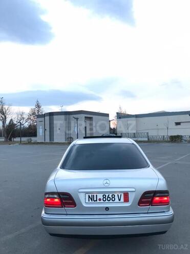 Mercedes E 220 1998, 299,000 km - 2.2 l - Gəncə