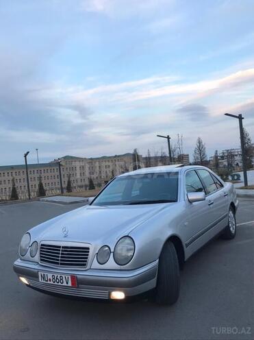 Mercedes E 220 1998, 299,000 km - 2.2 l - Gəncə