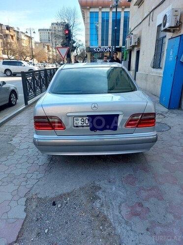 Mercedes E 270 2000, 197,000 km - 2.7 л - Bakı