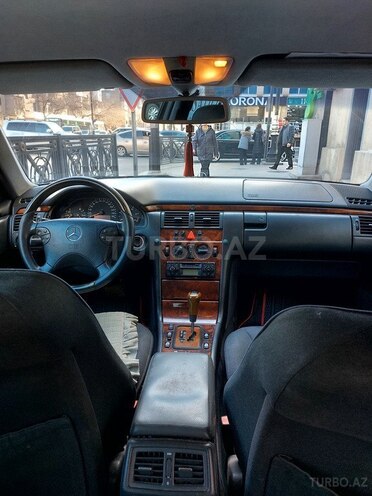 Mercedes E 270 2000, 197,000 km - 2.7 л - Bakı