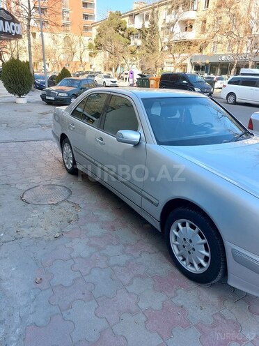 Mercedes E 270 2000, 197,000 km - 2.7 л - Bakı