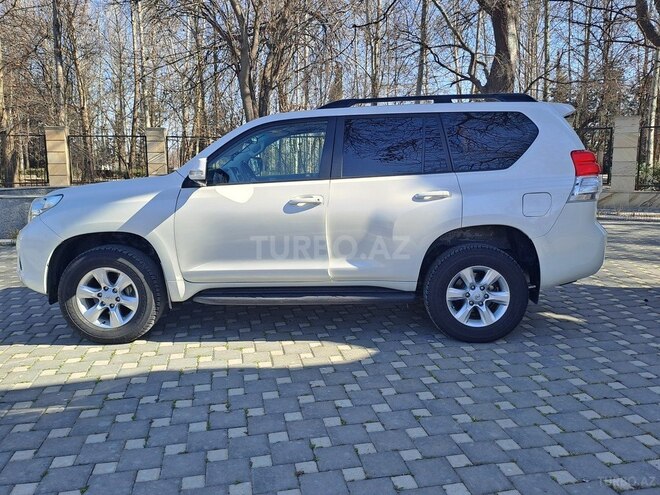Toyota Prado 2010, 290,000 km - 2.7 l - Yevlax