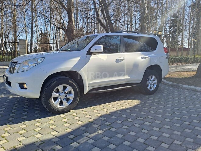 Toyota Prado 2010, 290,000 km - 2.7 l - Yevlax
