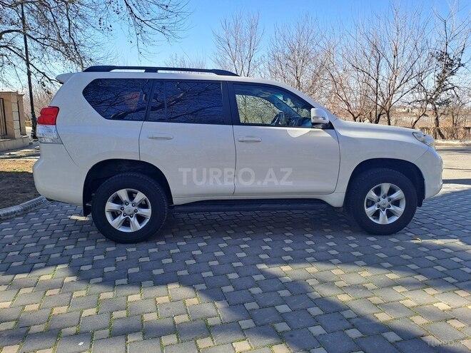 Toyota Prado 2010, 290,000 km - 2.7 l - Yevlax