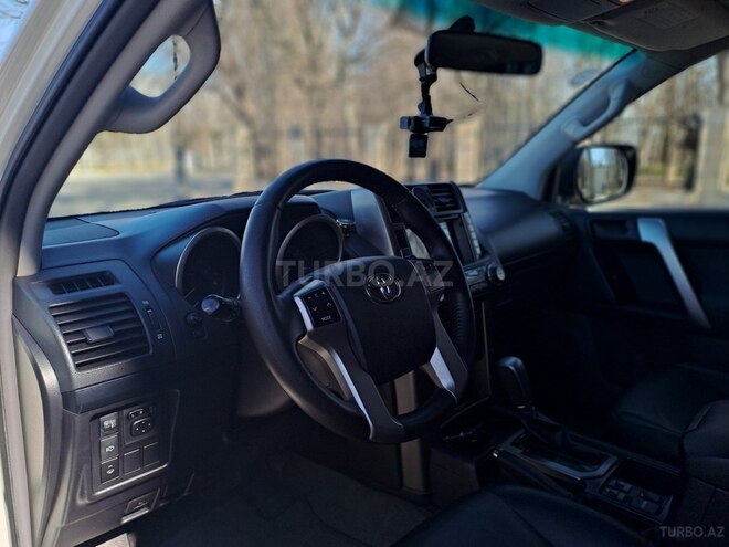 Toyota Prado 2010, 290,000 km - 2.7 l - Yevlax