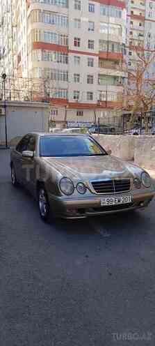 Mercedes E 220 2001, 330,000 km - 2.2 l - Bakı