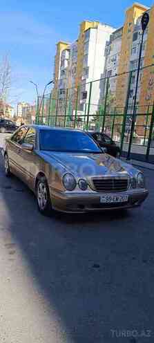 Mercedes E 220 2001, 330,000 km - 2.2 l - Bakı