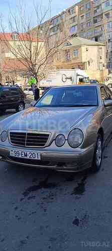 Mercedes E 220 2001, 330,000 km - 2.2 l - Bakı