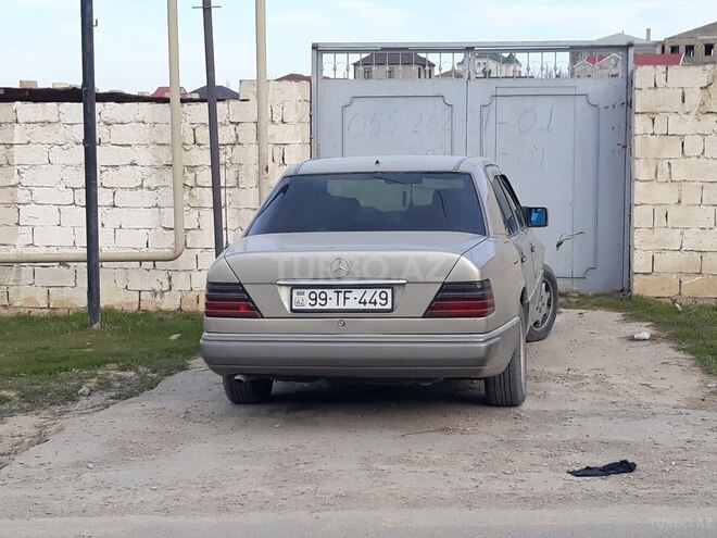 Mercedes E 250 1993, 490,000 km - 2.5 l - Bakı