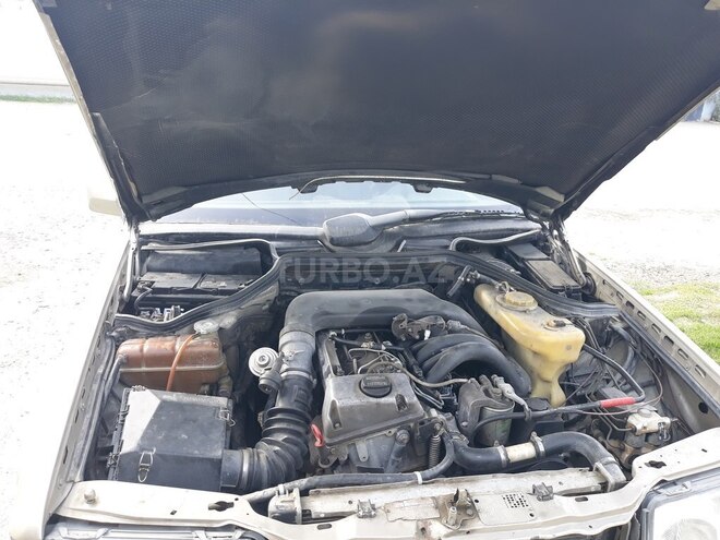 Mercedes E 250 1993, 490,000 km - 2.5 l - Bakı