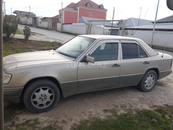 Mercedes E 250 1993, 490,000 km - 2.5 l - Bakı