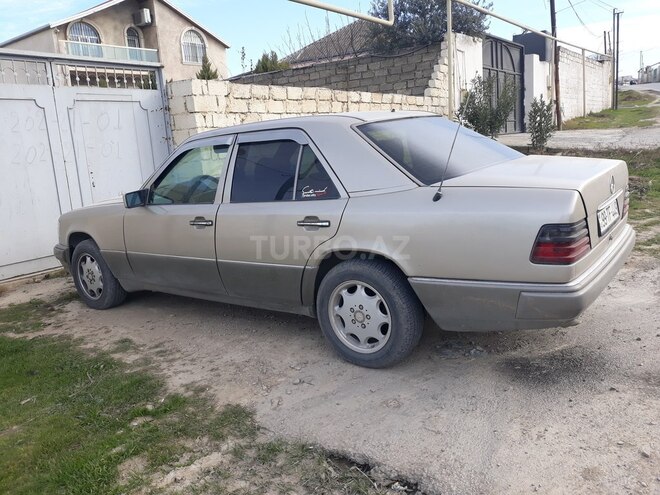 Mercedes E 250 1993, 490,000 km - 2.5 l - Bakı