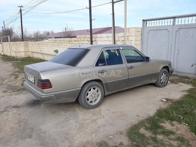 Mercedes E 250 1993, 490,000 km - 2.5 l - Bakı