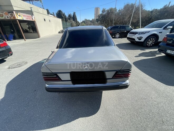 Mercedes E 250 1992, 268,682 km - 2.5 l - Bakı